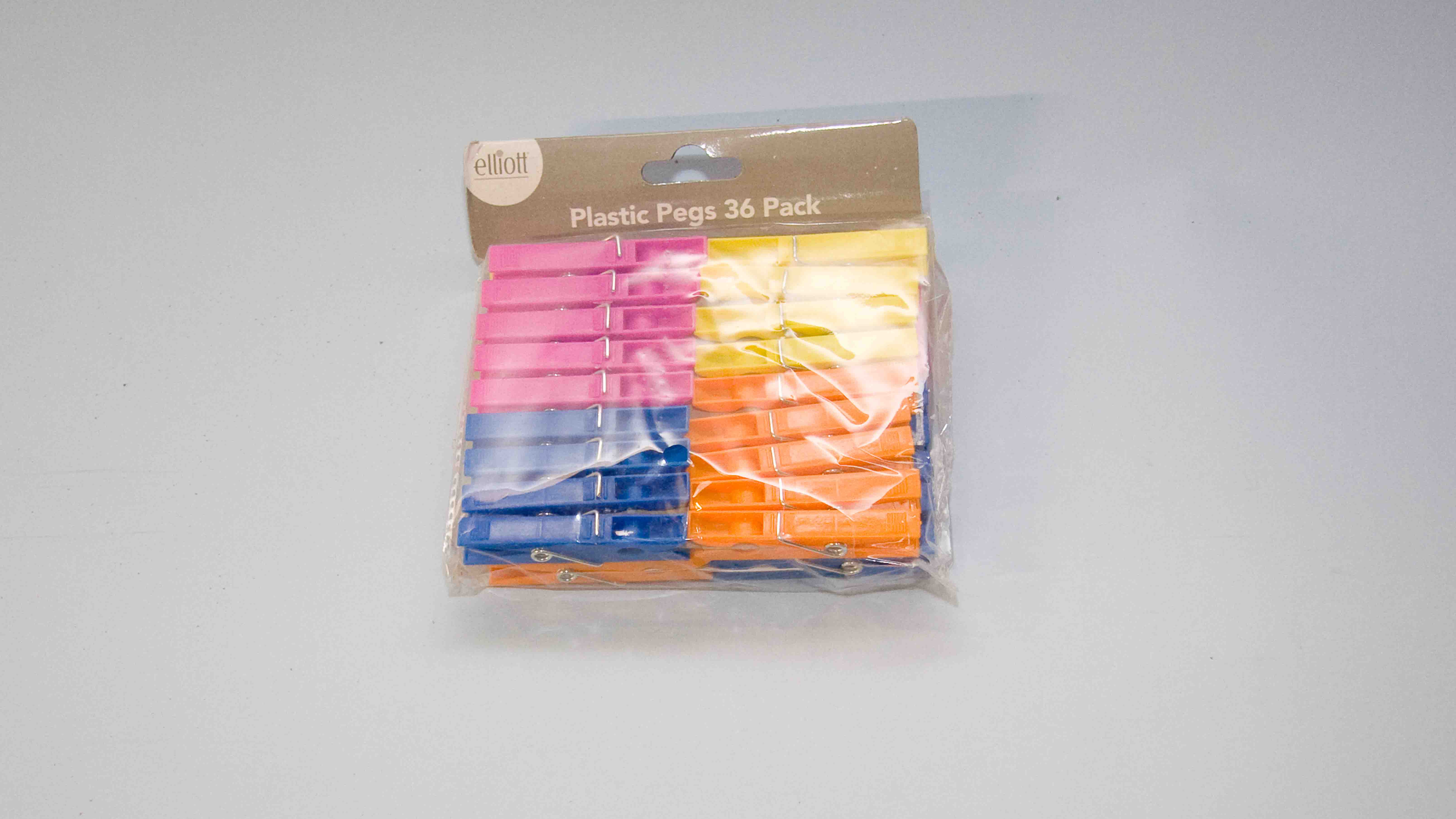 CLOTHES PEG PLASTIC PACK OF 36                         