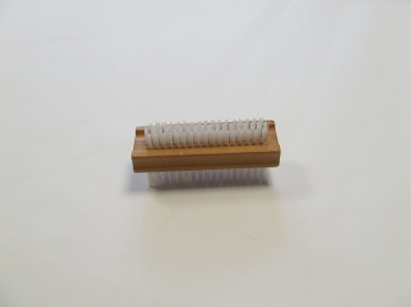  WOODEN NAIL BRUSH DOUBLE SIDED EA.                       